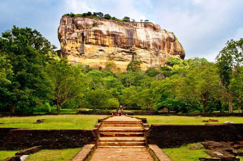 Felsformationen auf einer Sri Lanka Reise entdecken