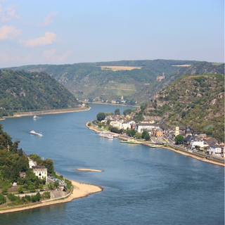 Flusskreuzfahrt auf dem Rhein ab Bonn. Kreuzfahrt auf dem Rhein mit Rollator