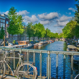 Flusskreuzfahrt nach Holland für Menschen mit Beeinträchtigung. Holland Meer und Hafen