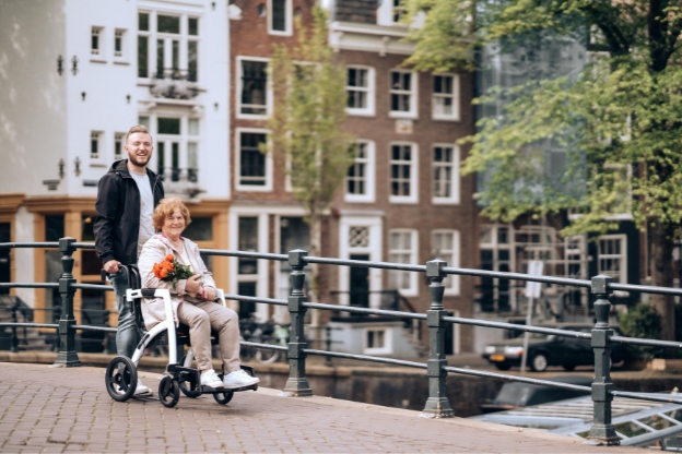 Barrierefreie Reisen mit Rollator – komfortable Unterkünfte, seniorengerechte Programme und sichere Mobilität für entspannte Urlaubserlebnisse.